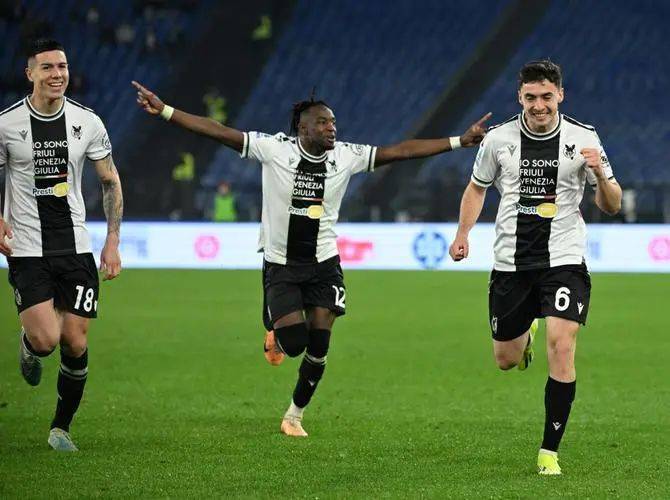 九游体育-都灵与乌迪内斯战平，激烈角逐展示意甲精彩