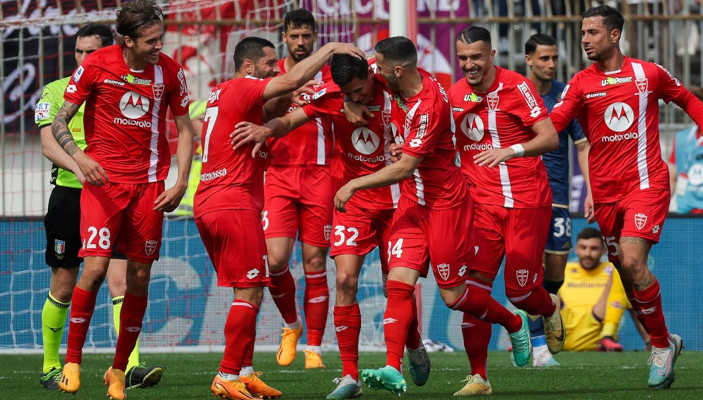 意甲豪门主场告捷，球队士气高涨