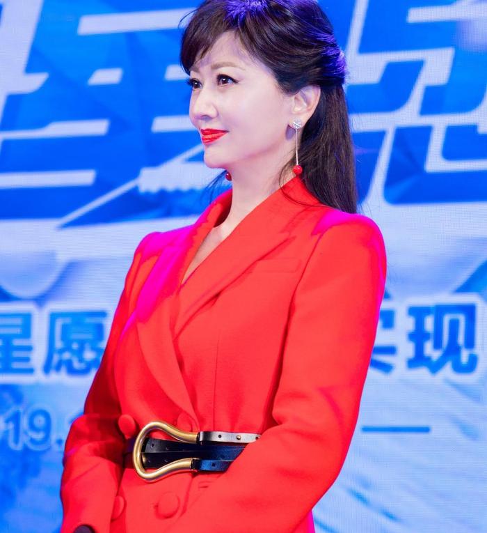 瑞典名将成为全场焦点，高调亮相