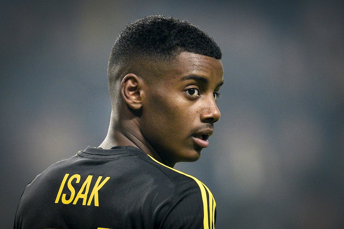 罗马小将正式加盟多特蒙德,继续稳固防线 罗马小将正式加盟多特蒙德,继续稳固防线