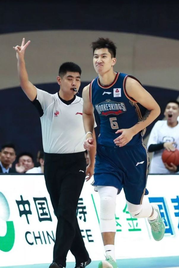 包含长春男篮团结一心，奋力拼搏迎击挑战的词条