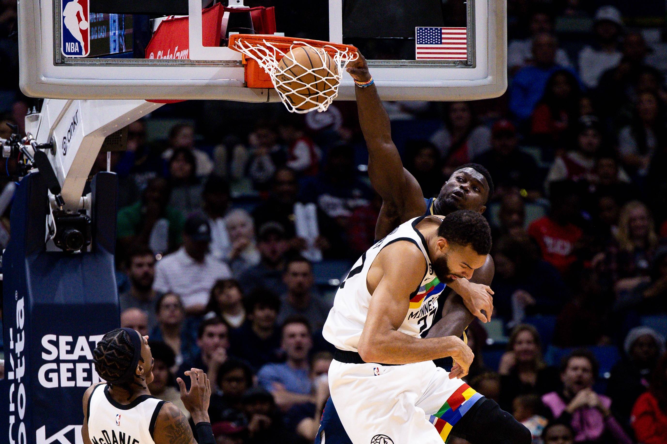 九游体育亚洲官网-球员在全明星比赛中秀出绝技，吸引大批观众赞叹的简单介绍