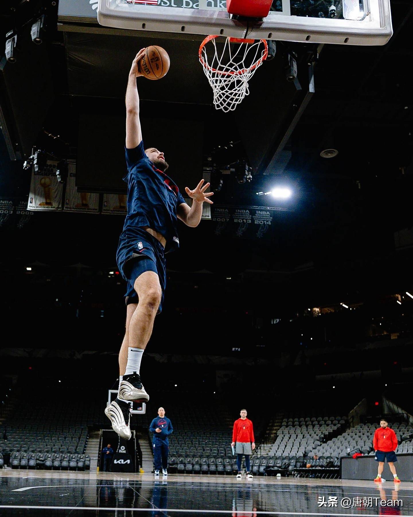 九游体育官网-快船客场胜马刺，取得三连胜的简单介绍