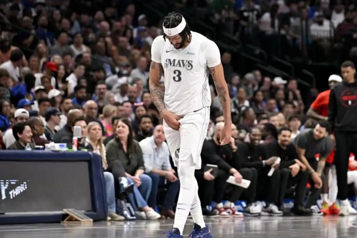 包含爵士客场惨败独行侠，米切尔无力回天的词条