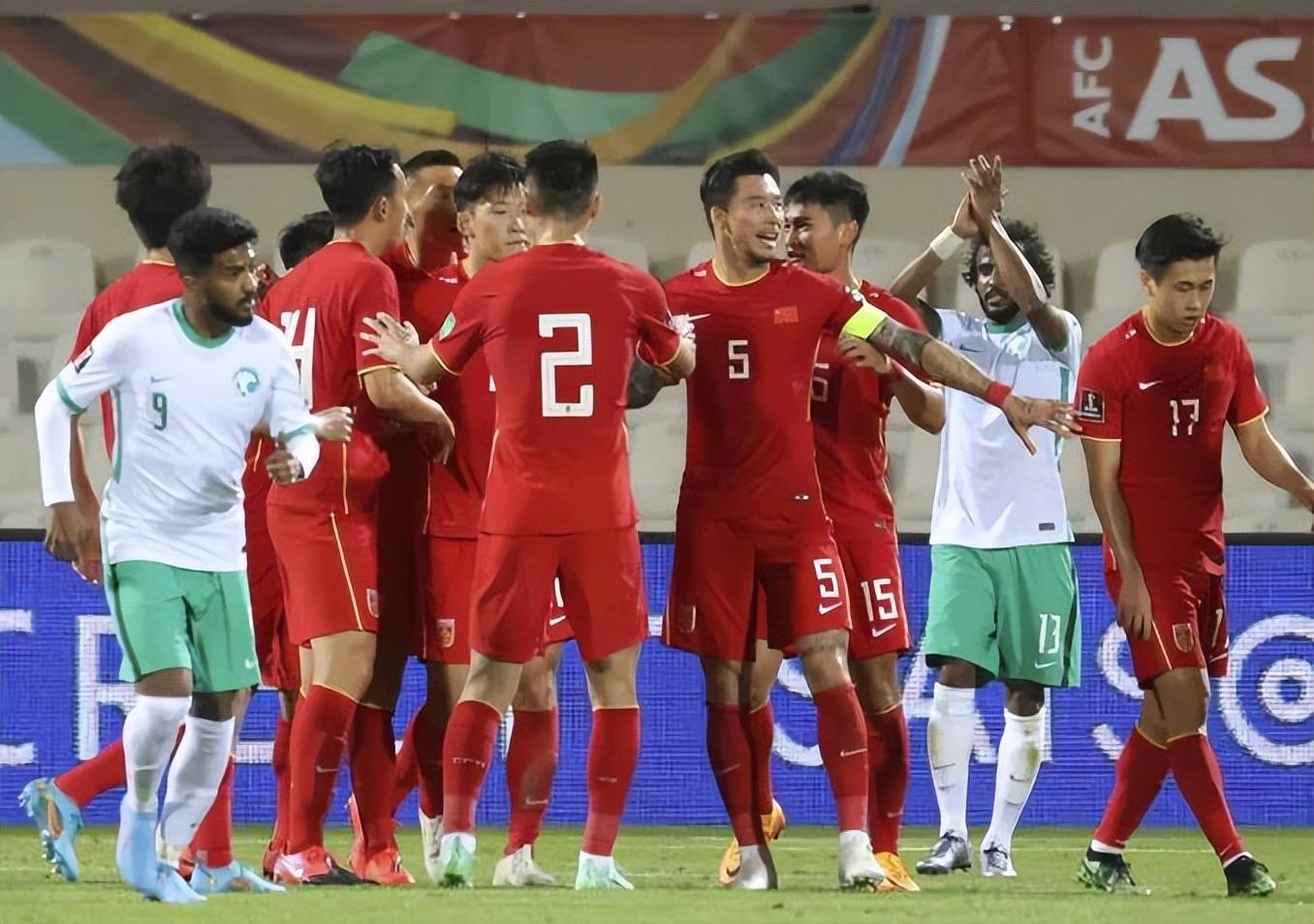 葡萄牙队备战告急，教练组加紧训练