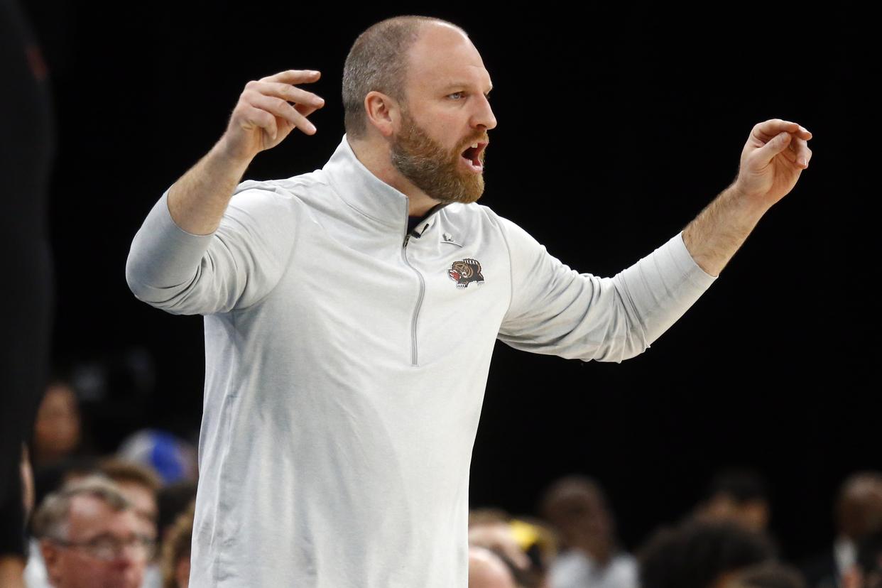 关于灰熊队主教练泰勒强调训练重要性,准备迎战对手的信息 关于灰熊队主教练泰勒强调训练重要性,准备迎战对手的信息