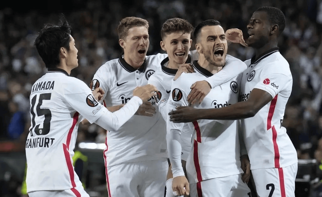 关于法兰克福连续两轮不胜，客场负于沙尔克的信息