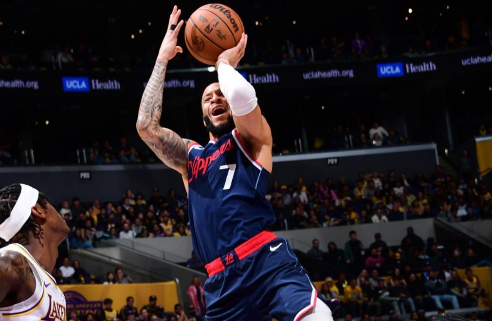 包含快船侧翼助攻频现，成为团队不可或缺的一环的词条