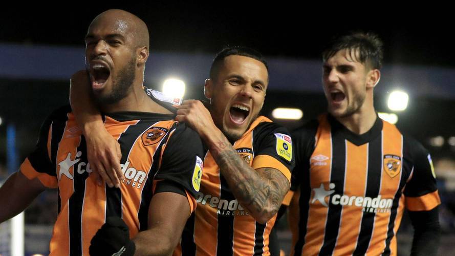 伯明翰城主场不敌，保级形势日益严峻