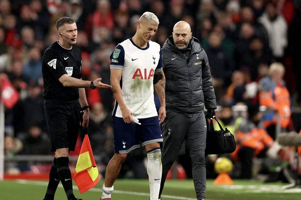 利物浦客场逆转热刺，继续保持不败