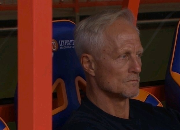 九游体育入口-主教练离职影响球队稳定性，备战节奏一片混乱的简单介绍