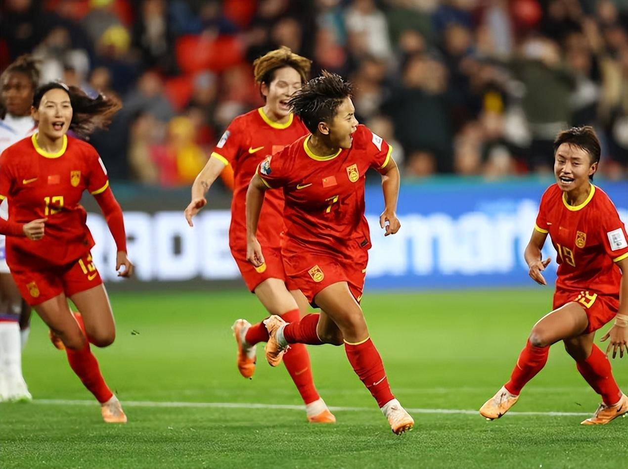 女足选手在国际比赛中展现出色表现