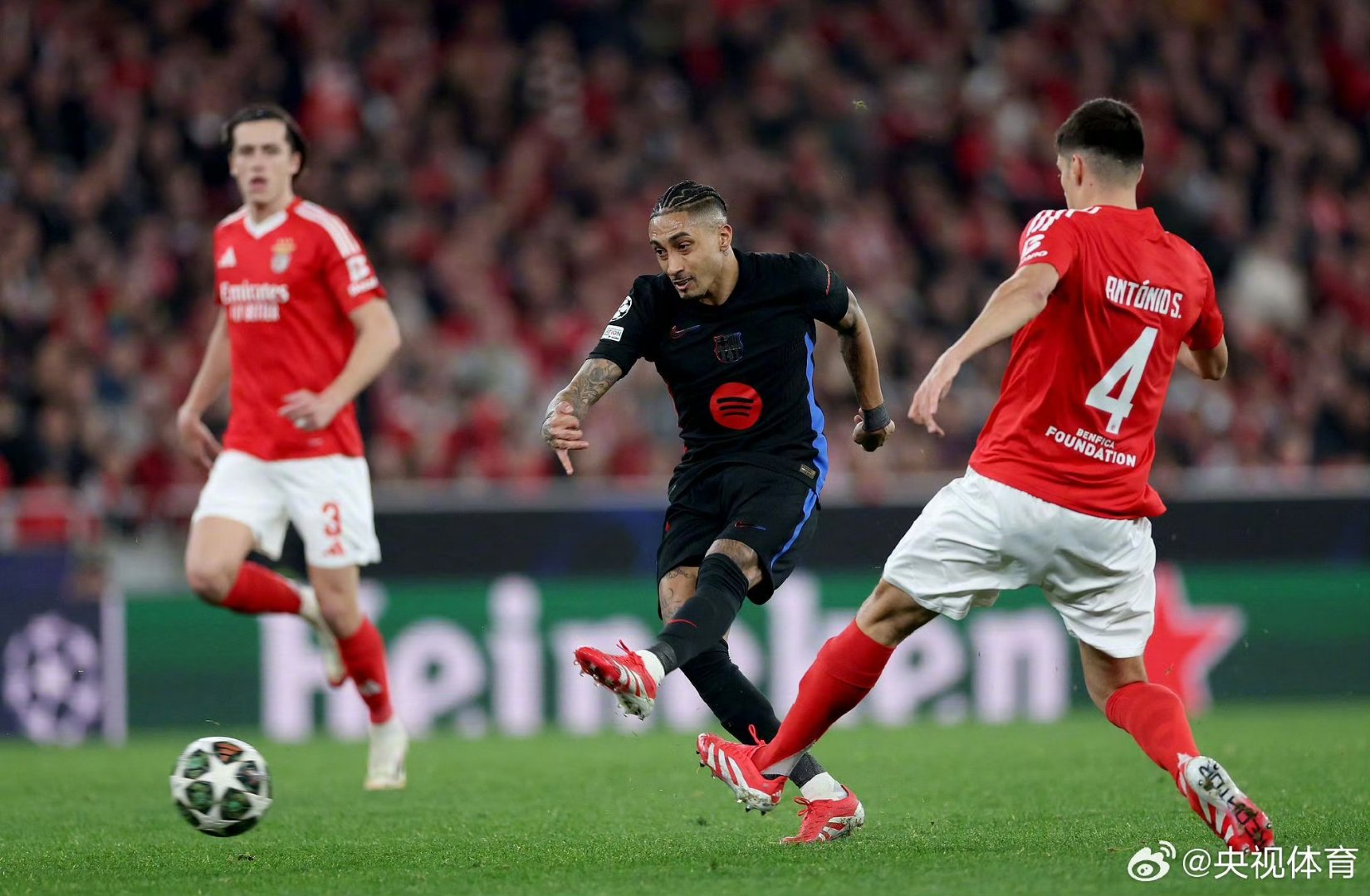 本菲卡展现实力,战胜对手晋级淘汰赛 本菲卡展现实力,战胜对手晋级淘汰赛